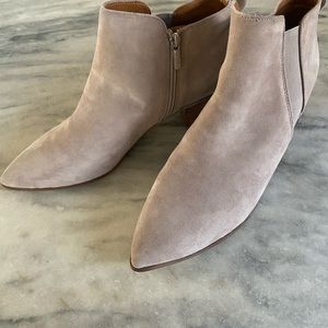 NWOT Sarto Tan Beige Booties